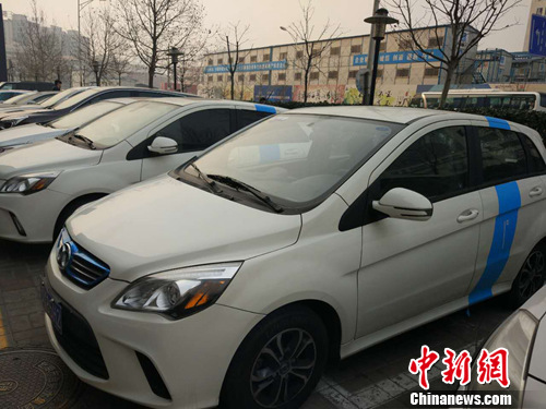 北京街頭的“共享汽車”。<a target='_blank'  _fcksavedurl='http://www.chinanews.com/' ></table>中新網(wǎng)</a>記者 李金磊 攝