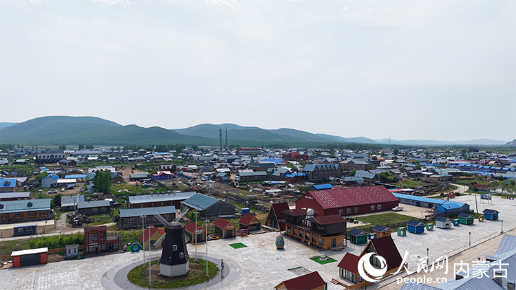 航拍恩和俄羅斯族民族鄉(xiāng)。人民網記者 齊浩男攝