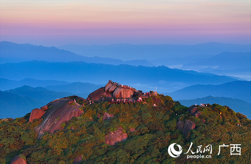 貓兒山日出。人民網(wǎng) 雷琦竣攝
