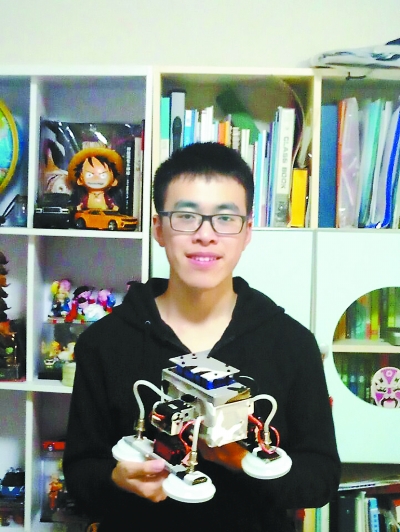 北京高中生設(shè)計機(jī)器人替“蜘蛛人”高空作業(yè) 北京高中生設(shè)計機(jī)器人替“蜘蛛人”高空作業(yè)